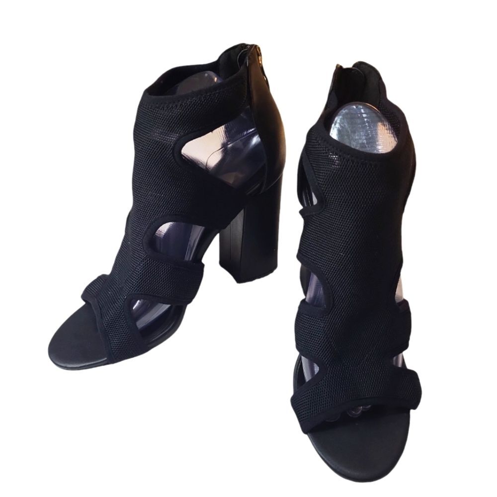 EUC n by Nicole Miller women's high heels strapy sandals shoes 9M